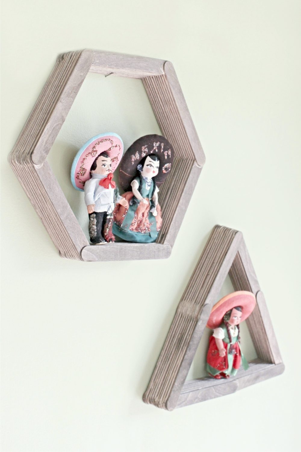 Very easy DIY wall shelf using popsicle sticks/ DIY hexagon wall