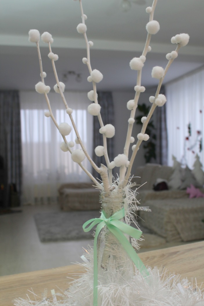 Pom pom room decor