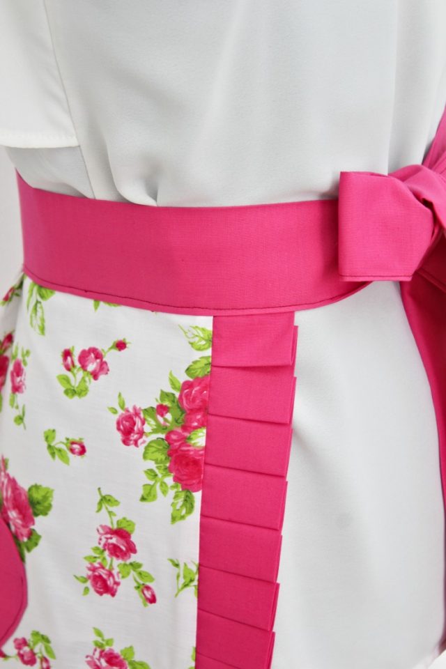 Easy Half Apron Pattern And Tutorial - Easy Peasy Creative Ideas