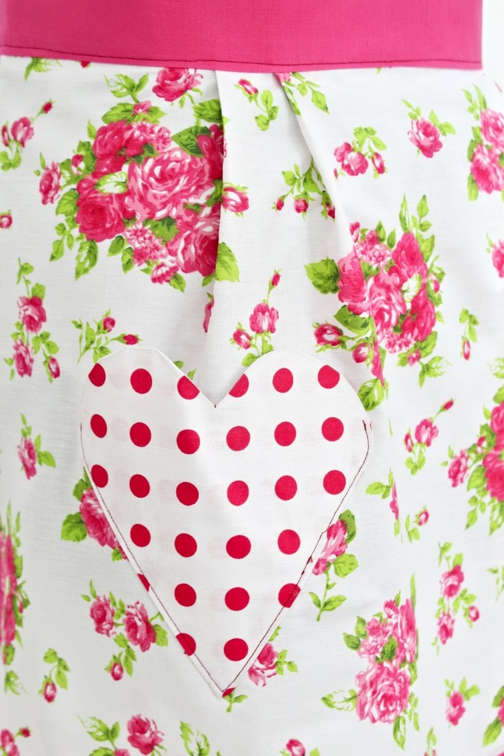 Half apron with pockets