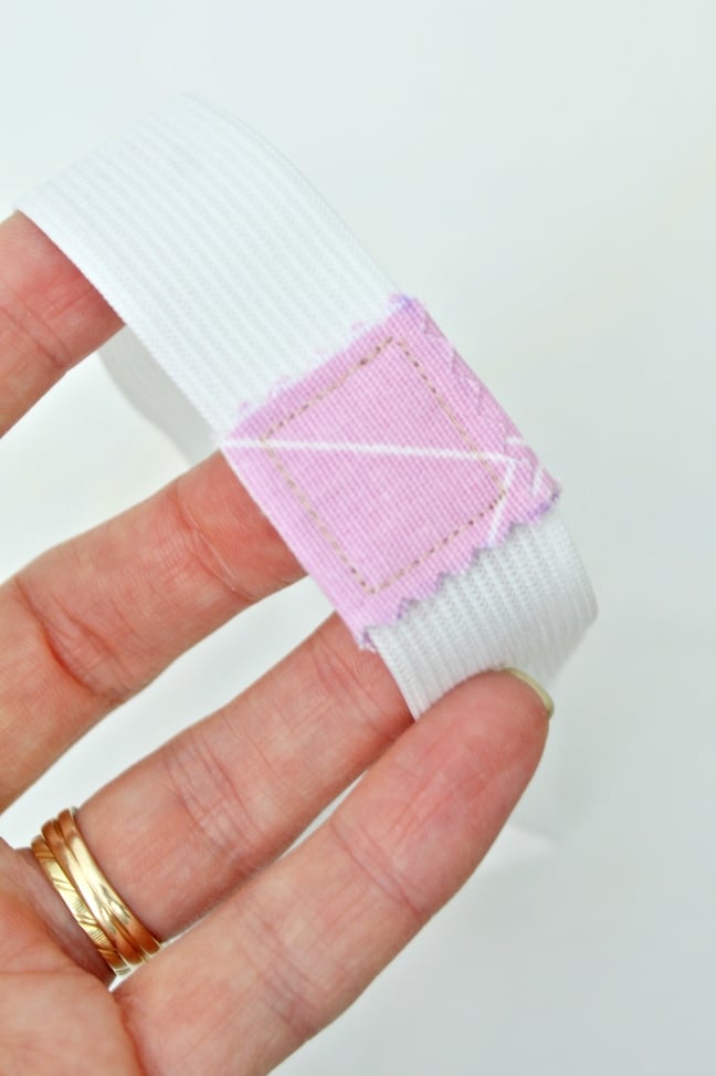 How to Sew Elastic (with Pictures) - wikiHow