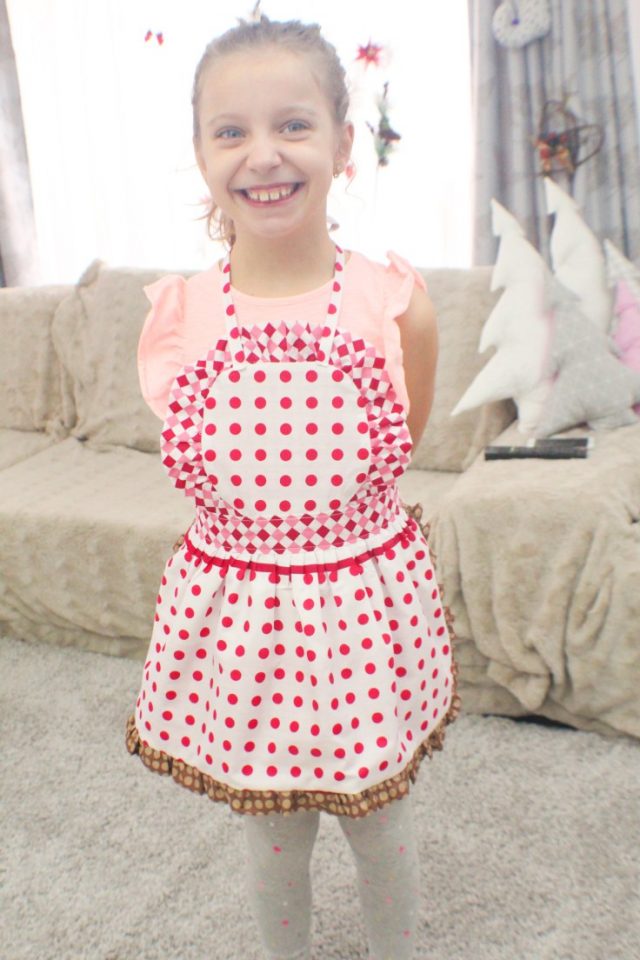 Kids Apron Pattern, Reversible Girls Apron Pattern With Ruffles