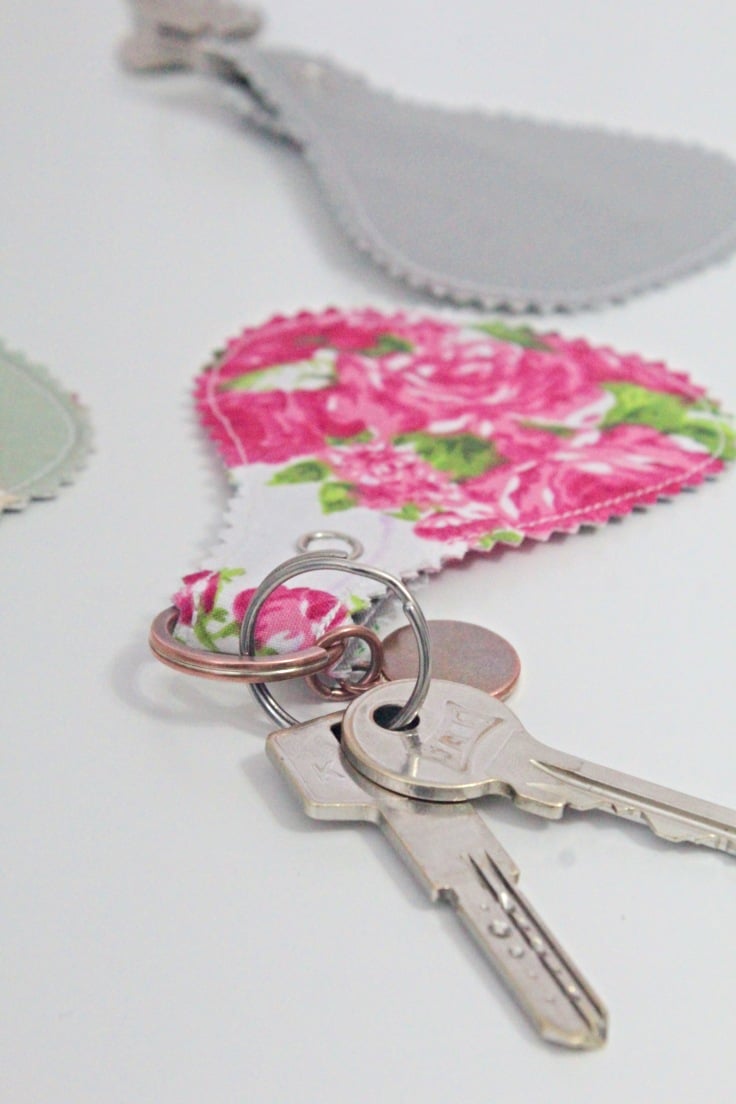 Guaranteed No Stress Fabric Keychain DIY - Easy Peasy Creative Ideas