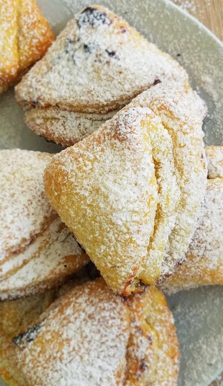 Puff pastry cheese cookies