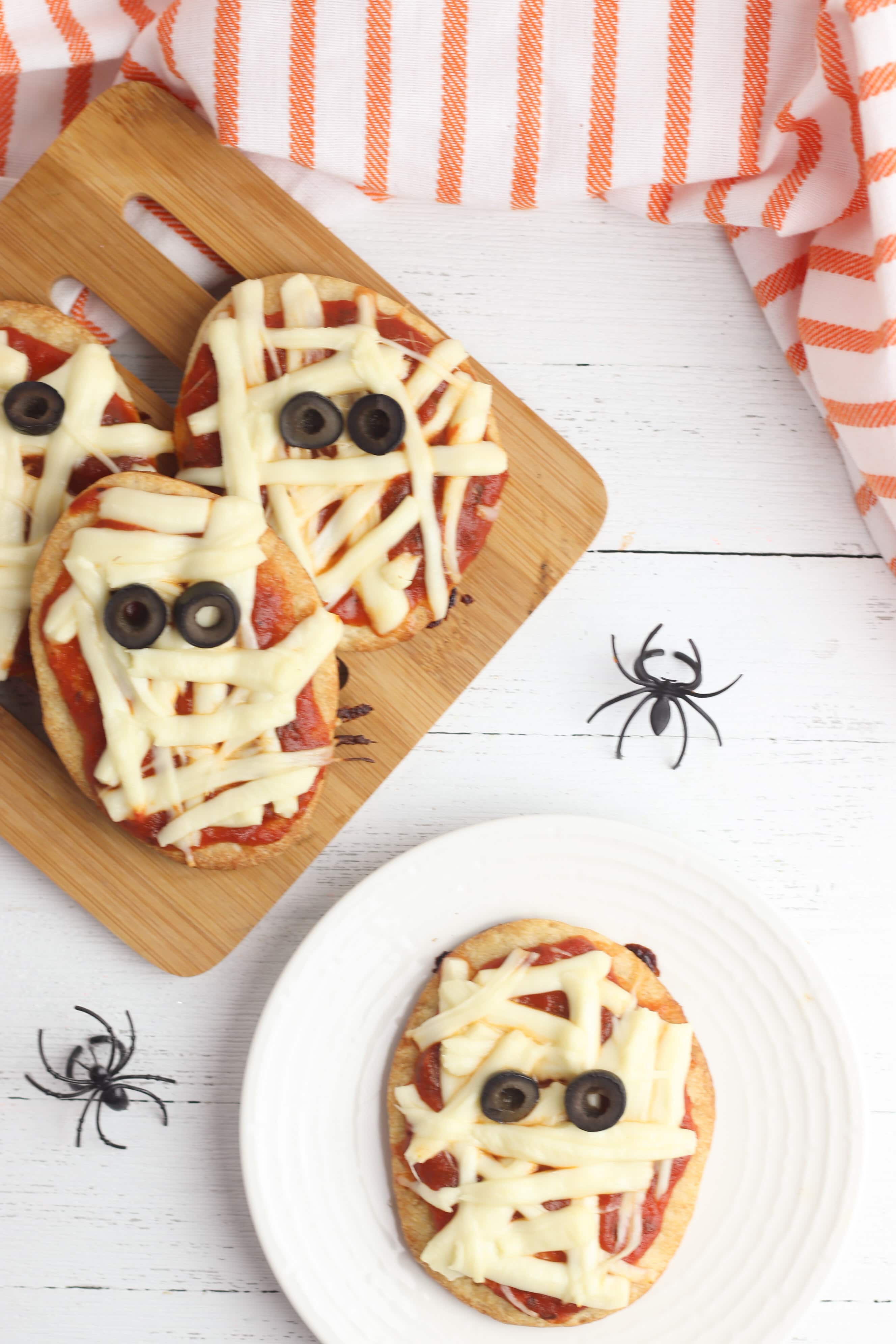 Easy Halloween Spider Pizza, Recipe