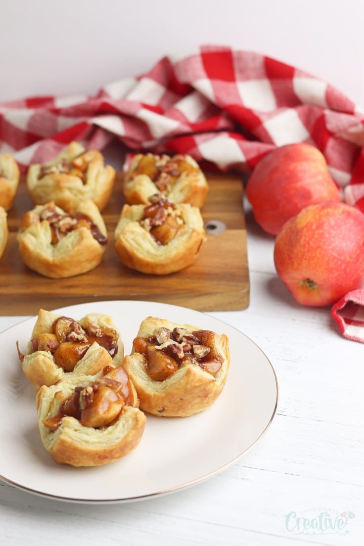 Muffin tin apple pies