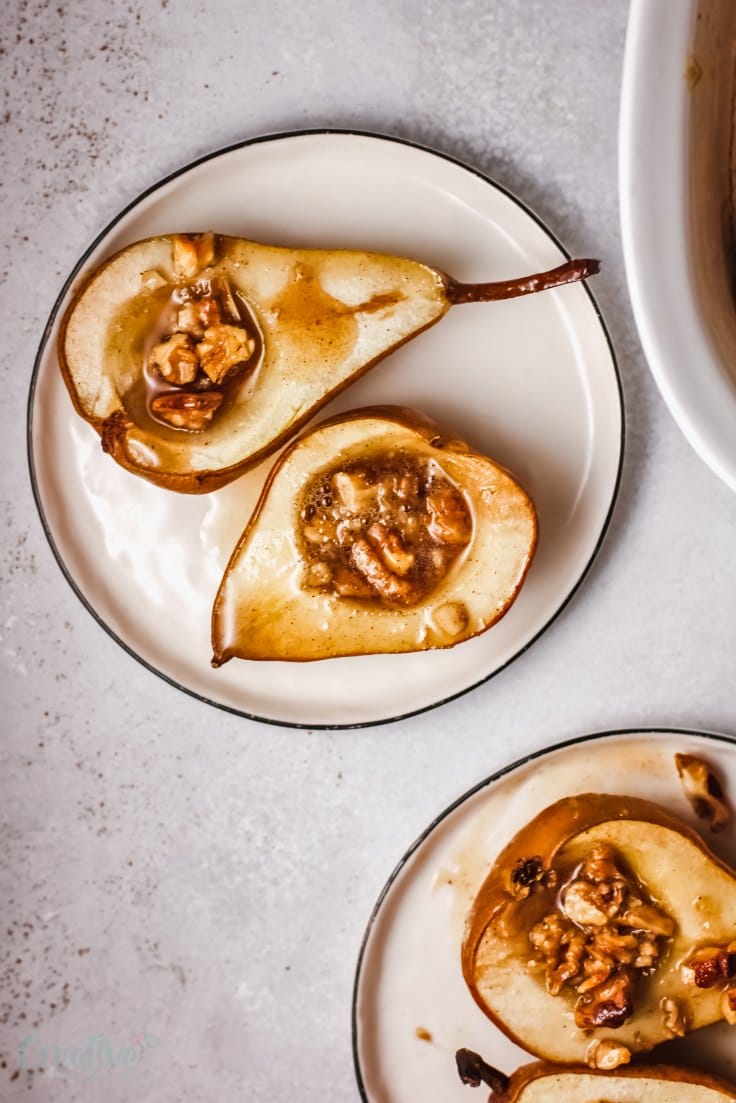 Baked pears with honey