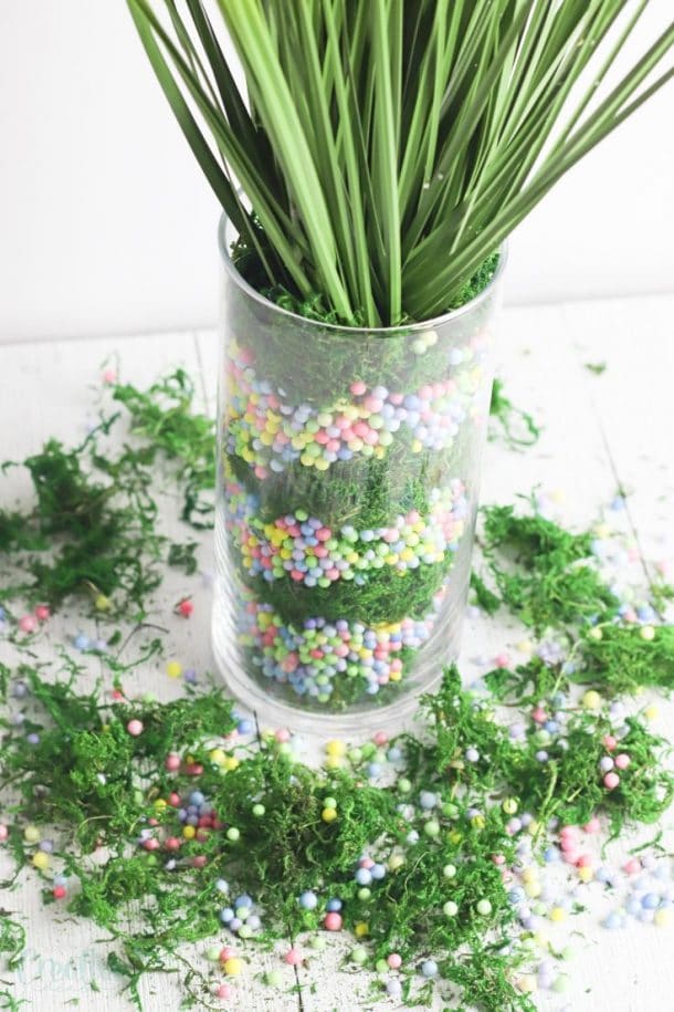 Spring Vase Home Decor Idea Easy Peasy Creative Ideas   DIY Spring Centerpiece 610x915 