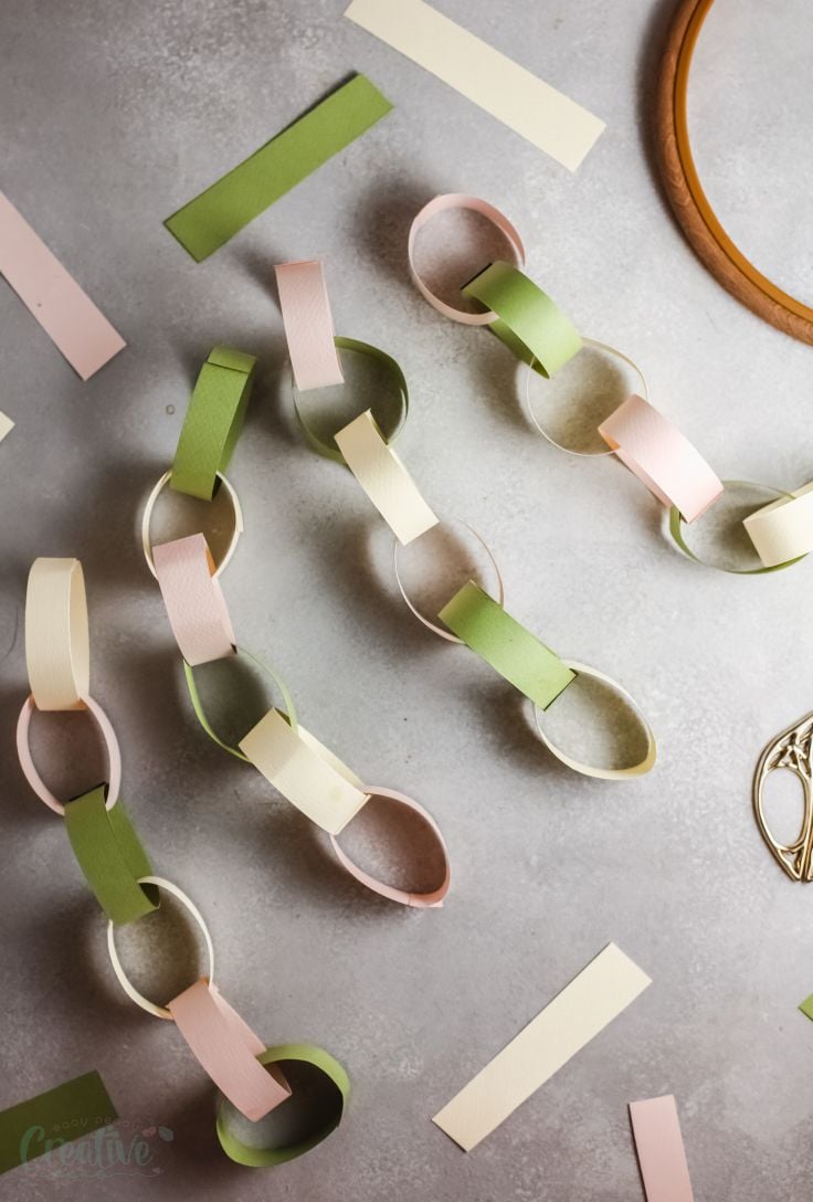 Construction paper, paper chain free directions, Make Paper Chain