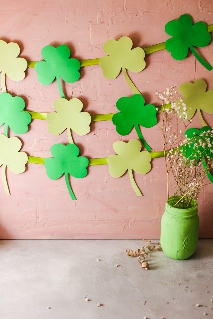 Party Supplies Decorations Hole in Face Play Party St Patrick's Day Cutout Photo Props Face Background Feast of Saint Patrick Decoration Photo Banner Backdrop 