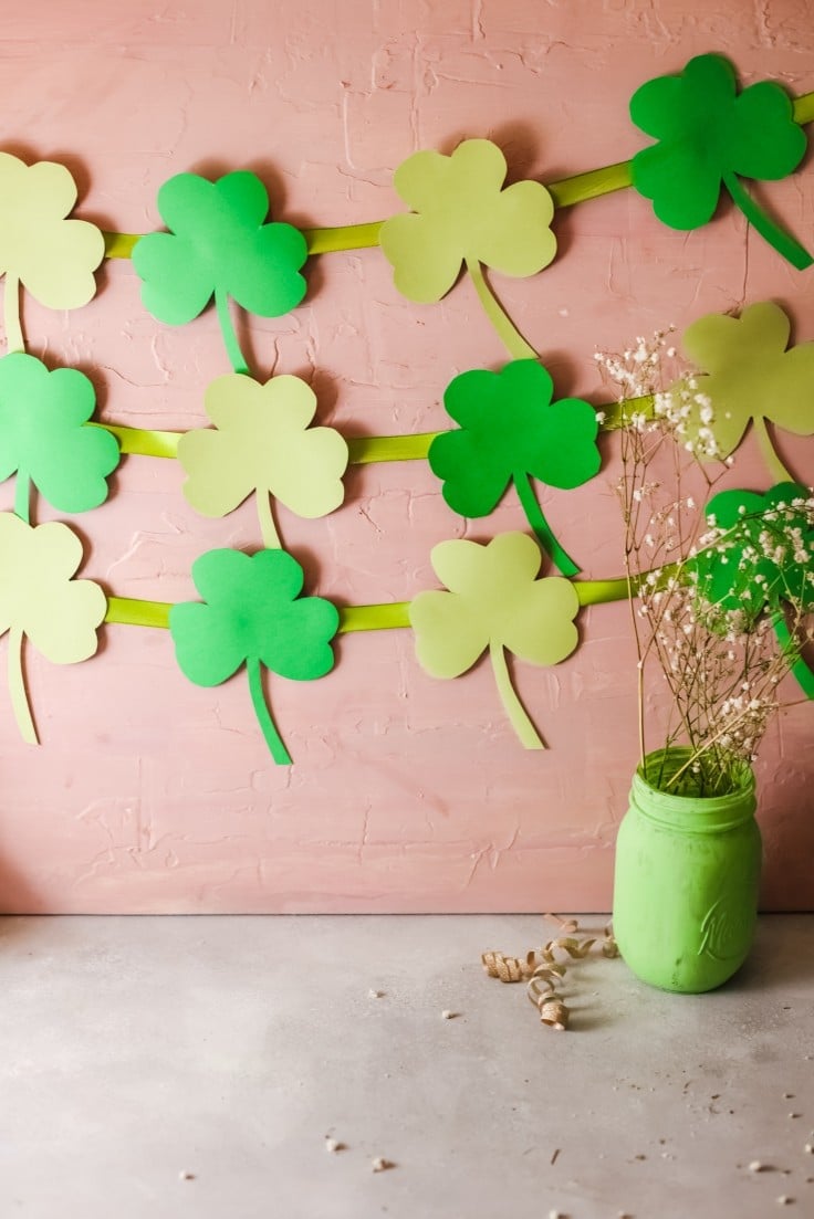 DIY St Patrick’s Day backdrop