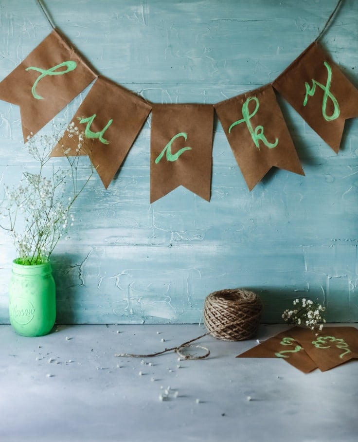 Easy St Patrick’s day banner you will want to make today!