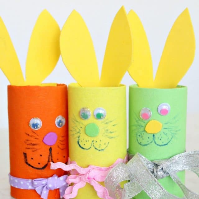 Adorable Easter bunny toilet paper roll craft - Easy Peasy Creative Ideas