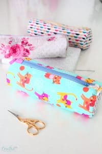 Easy Adorable Round Pencil Case Pattern - Easy Peasy Creative Ideas