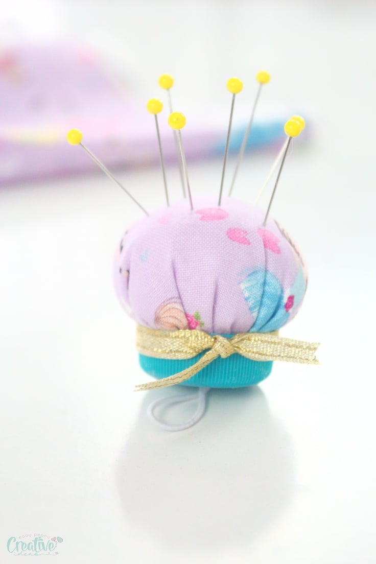 DIY Wrist Mini Hat Charm Pin Cushion with Bottle cap, Pin Holder, How to  Make a Wrist Pin cushion