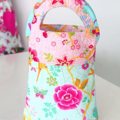 You’ll love how cute and easy to make this quilted handbag is
