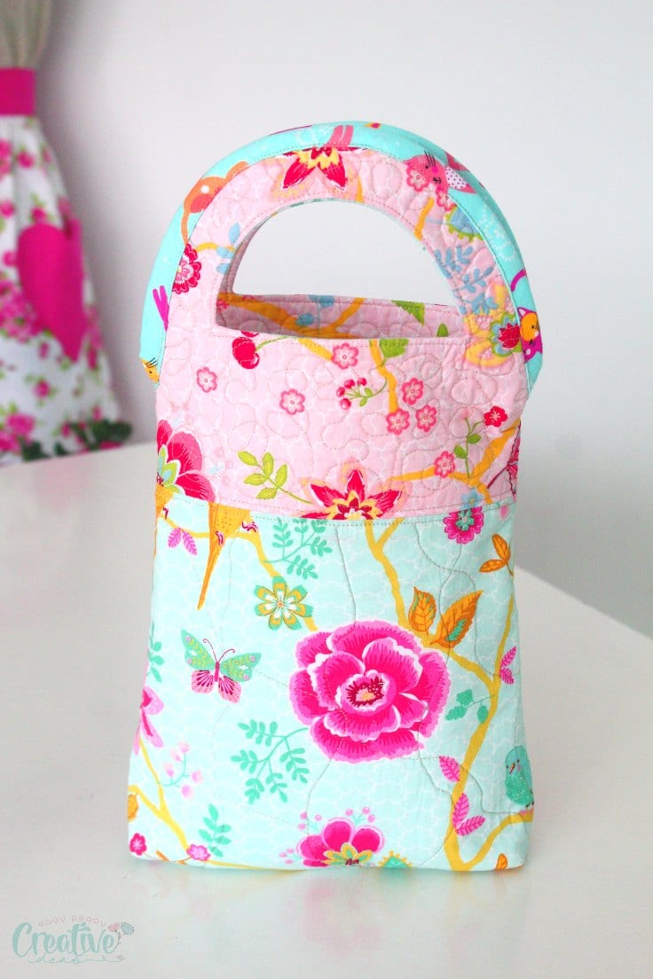 You’ll love how cute and easy to make this quilted handbag is