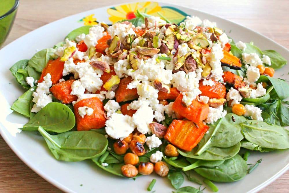 Healthy spinach salad