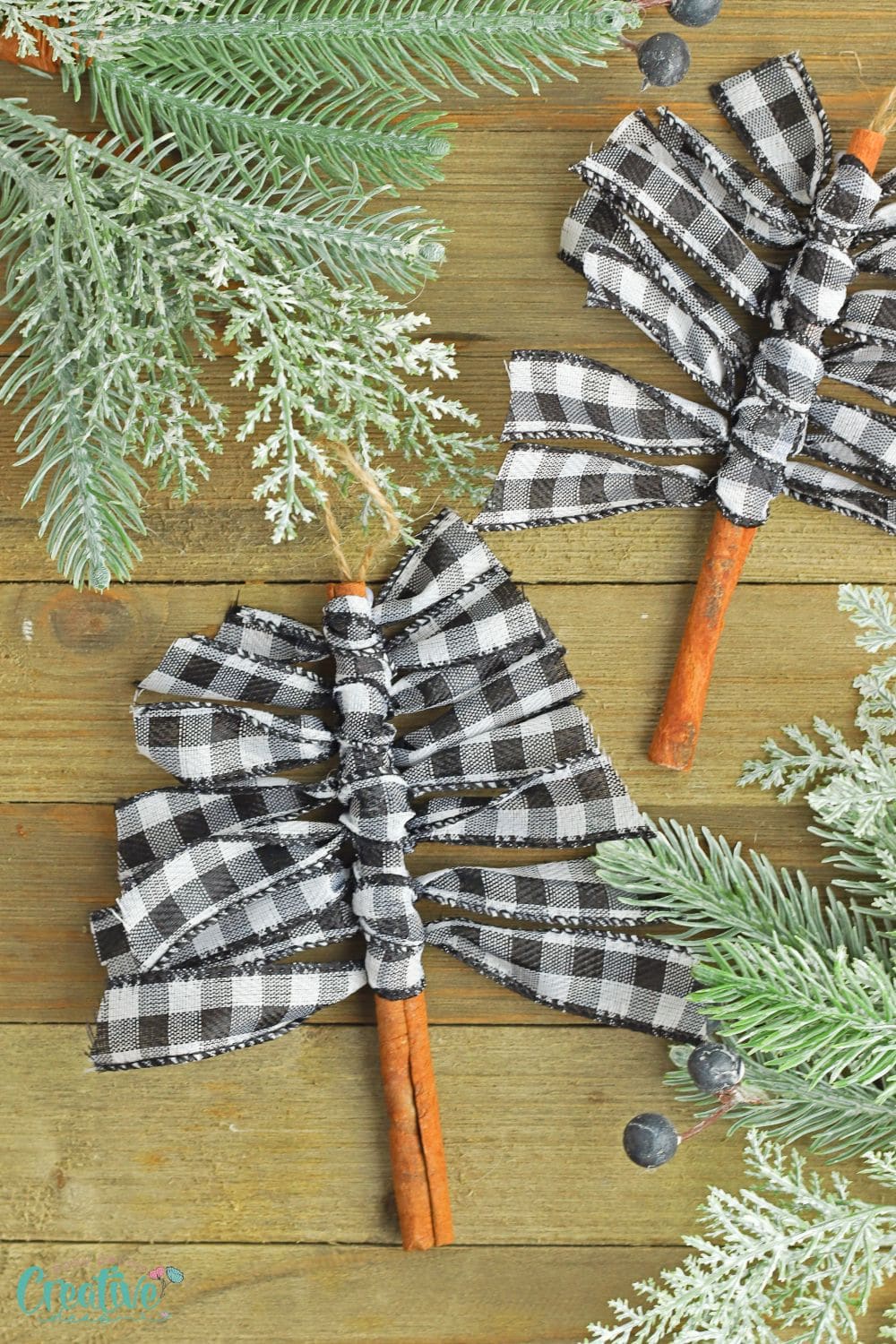 DIY Christmas ornaments with cinnamon sticks