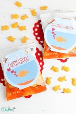 Image of goldfish printable cards attached to Goldfish snack bags
