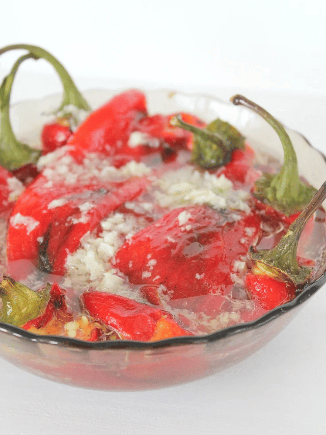ROASTED LONG SWEET PEPPERS SALAD RECIPE COVER IMAGE