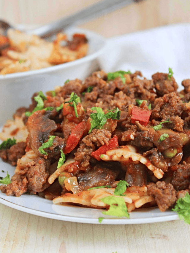 PASTA WITH GROUND BEEF COVER IMAGE