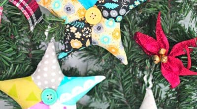 Christmas star ornaments sewn with the patchwork technique