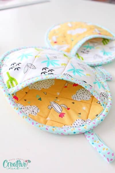 Oval Shaped POCKET POT HOLDERS- Easy Peasy Creative Ideas