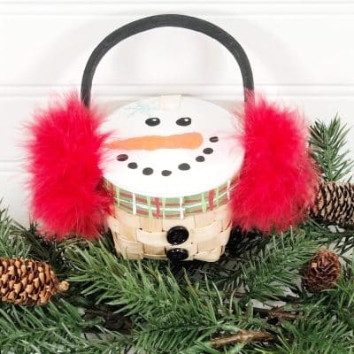 Fun and festive Snowman craft from a mini basket