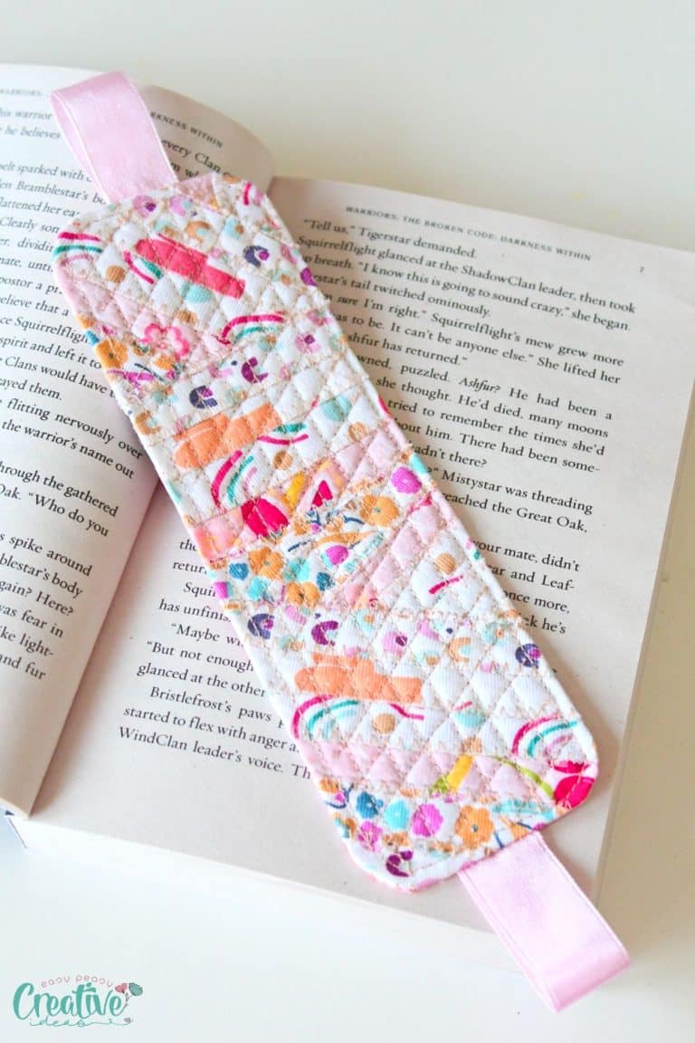 How to Sew FABRIC BOOKMARKS With Selvage - Easy Peasy Creative Ideas