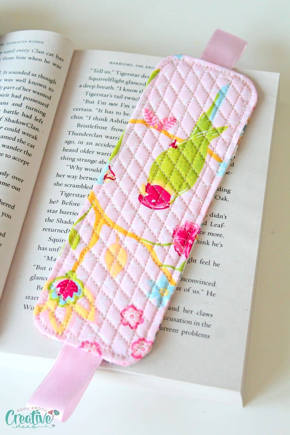 How to Sew FABRIC BOOKMARKS With Selvage - Easy Peasy Creative Ideas