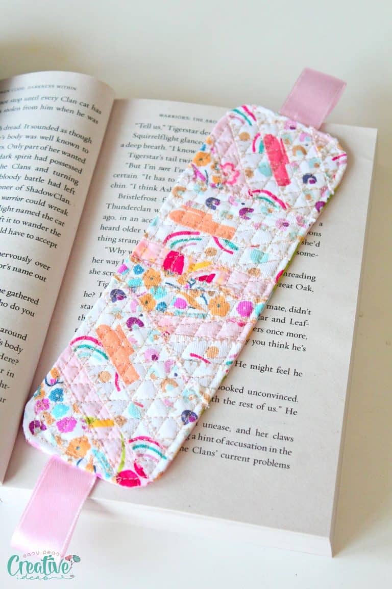 How to Sew FABRIC BOOKMARKS With Selvage - Easy Peasy Creative Ideas