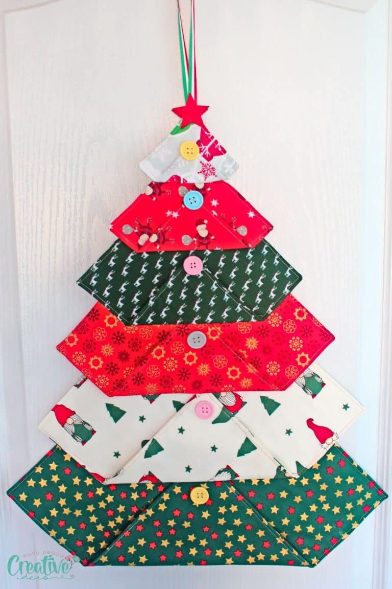 Quilted Christmas tree door decoration