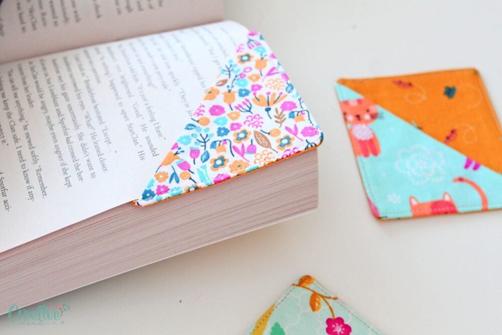 Sew your own cute fabric corner bookmarks using this simple step-by-step guide.